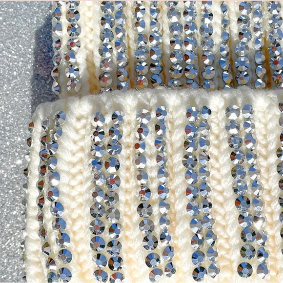 Knit Cable Rhinestone Beanie with Faux Fur Ball. Warm winter hat - Picture 3 of 5
